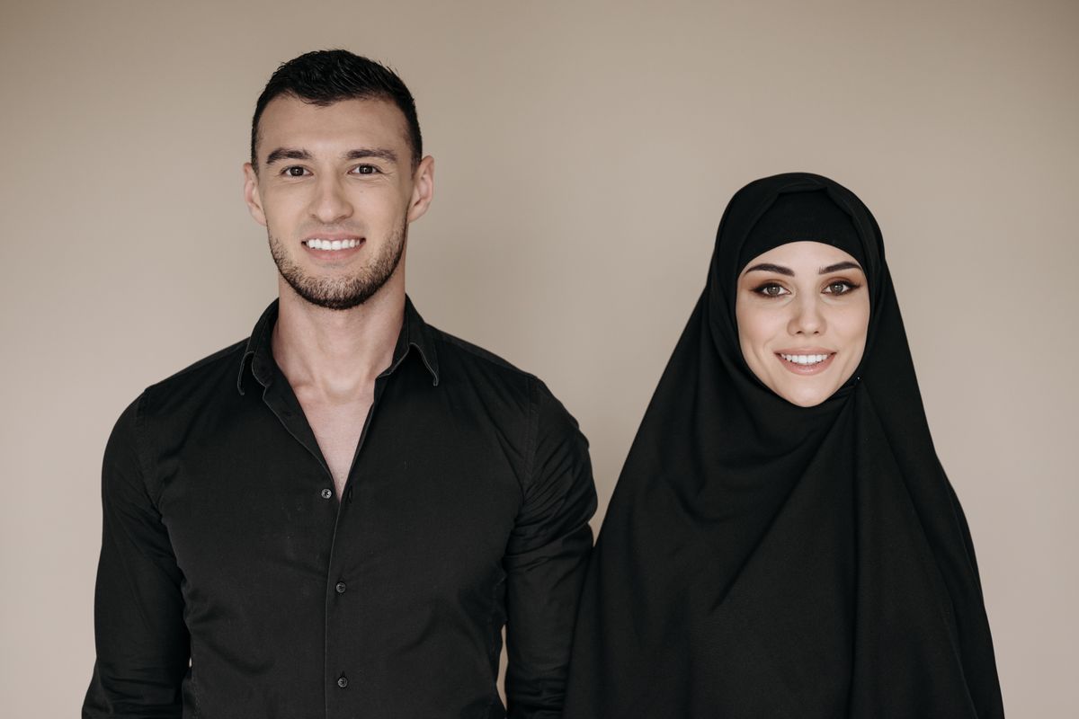 Portrait d’un couple souriant